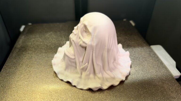 Gruselige Geistertotenkopf-Laterne