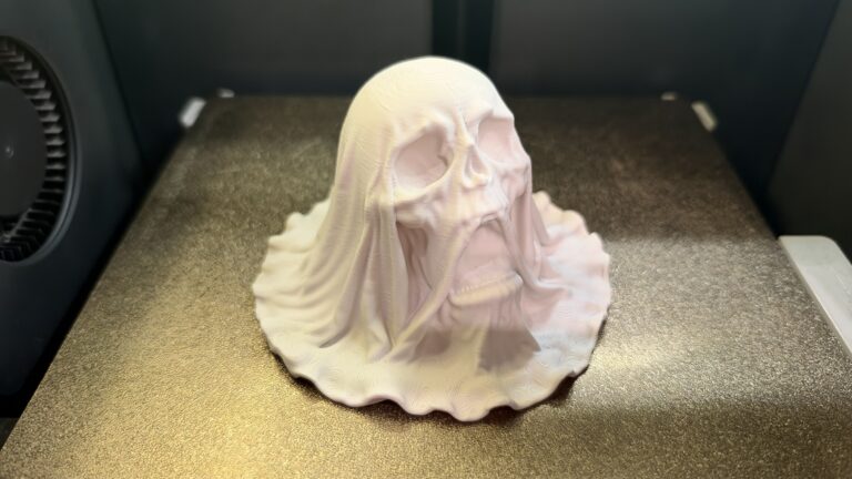 Gruselige Geistertotenkopf-Laterne